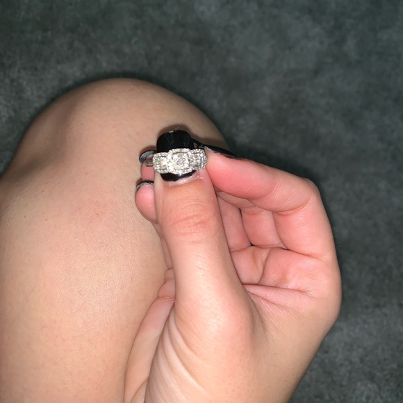 SOLD‼️10k White Gold 3/4 Carat Diamond Ring size 6 - Picture 6 of 6